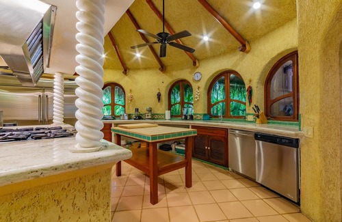 Cabo San Lucas Villa | Villa las Rocas: One-Of-A-Kind Lush Tropical Mexican Beachfront Estate 7 BR