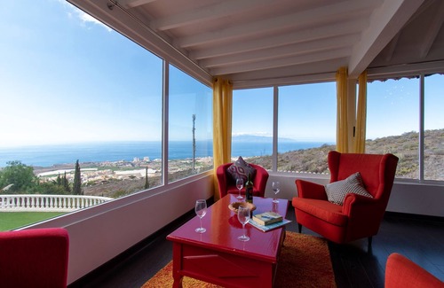 Las Moraditas Villa | Villa Las Vistas. Fantastic 7 Bedroom Villa. Private Pool. Spacious Terrace.
