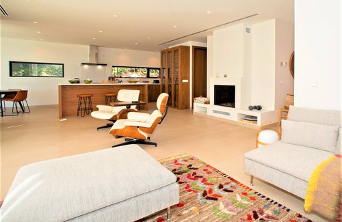 Marbella City Centre Villa | Villa Las Yucas - A beautiful, modern 4 bed villa with heated pool in Marbella Center