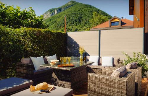 Menthon-Saint-Bernard Villa | Villa Le Cep - OVO Network
