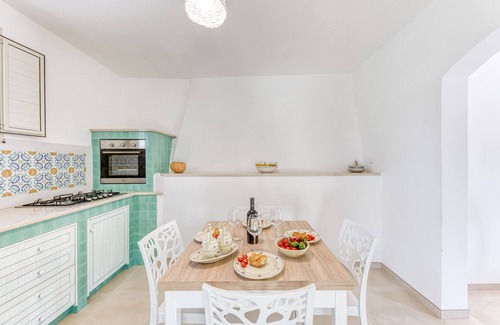 Gagliano del Capo Villa | Villa 'Le Manne di Abramo' with Private Pool, Private Terrace and Air Conditioning