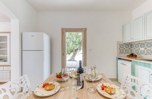 Gagliano del Capo Villa | Villa 'Le Manne di Abramo' with Private Pool, Private Terrace and Air Conditioning