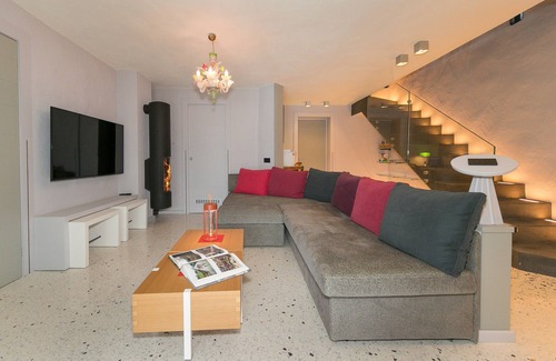 Riparbella Villa | Villa 'Le Sughere' with Sea View, Pool, Terrace & Wi-Fi