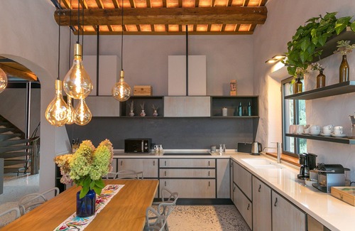 Riparbella Villa | Villa 'Le Sughere' with Sea View, Pool, Terrace & Wi-Fi