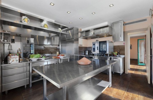 Schiazzano Villa | Villa Lea - Twelve Bedroom Villa, Sleeps 24
