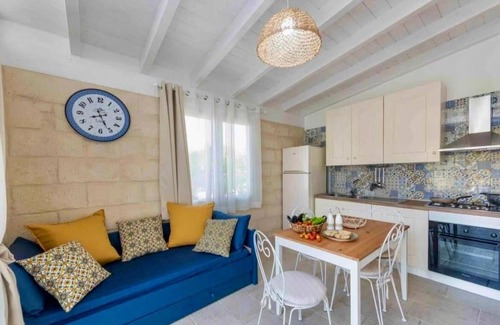 Torre dell'Orso Villa | Villa Lena. Villa with exclusive use of garden and solarium a stone's throw from the sea.