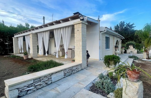 Torre dell'Orso Villa | Villa Lena. Villa with exclusive use of garden and solarium a stone's throw from the sea.