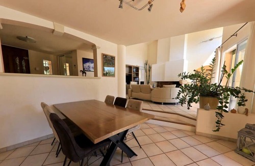 Lambesc House | Villa Les Ecureuils, between Alpilles and Luberon