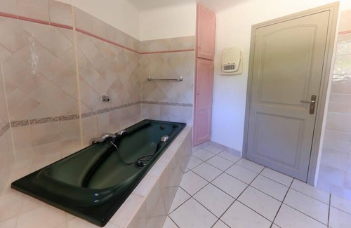 Lambesc House | Villa Les Ecureuils, between Alpilles and Luberon
