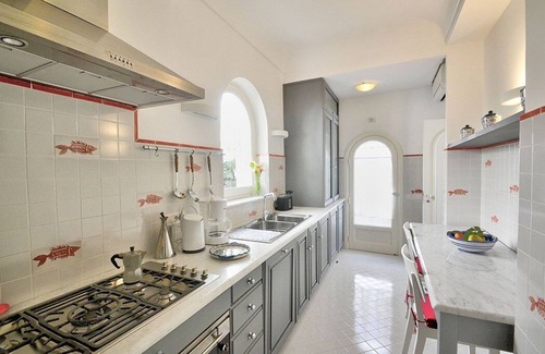 Praiano Villa | Villa Levante: A charming and bright villa which faces the sun and the sea, with Free WI-FI.