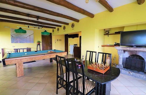Sorrento Villa | Villa Lisa: A characteristic and welcoming three-story villa in a quiet position, located on a hillside above the sea, with Free WI-FI.