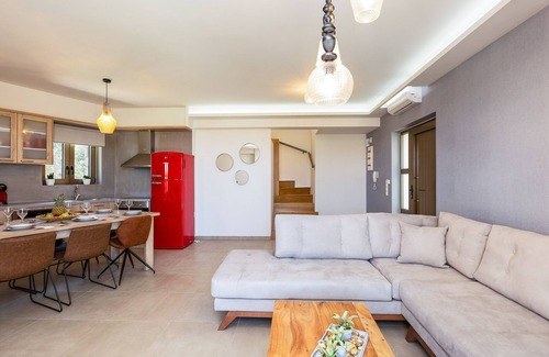 Kapsaliana Villa | Villa Litinas - A 2,500sqm Escape Amid Olive Groves