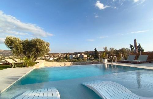 Pitsidia Villa | Villa Livia- panoramic view with pool and beautiful garden
