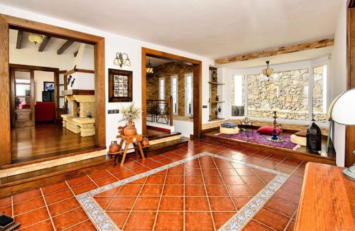 Nazaret Villa | Villa Los Loros