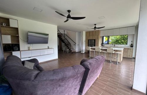 Sopetran Villa | Villa Los Pinos