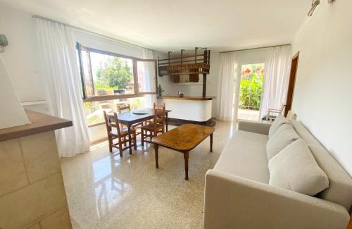 Ibiza Town House | Villa Los Robles en Playa den Bossa con Piscina Privada