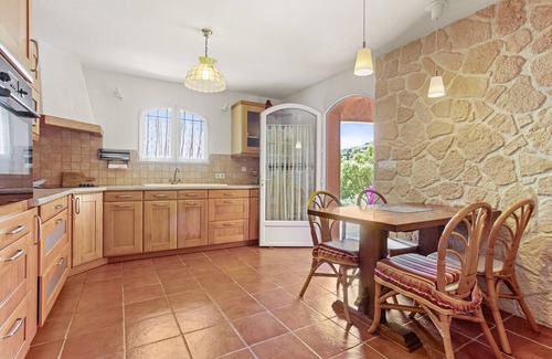 La Londe-les-Maures Villa | Villa "Lucio" with Sea View, Wi-Fi and Air Conditioning