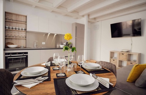 Bardolino Apartment | 🌟Villa Luisa - Bella Casa 🌟 | Modern Elegance in the Heart of Bardolino