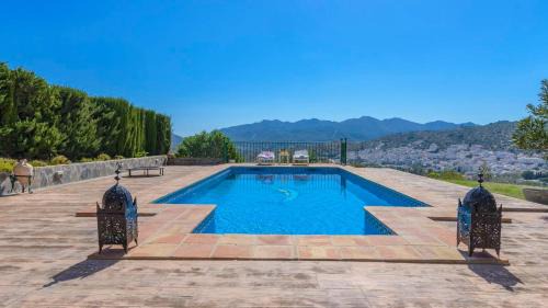 Guaro Villa | Villa Luz de Luna Guaro by Ruralidays