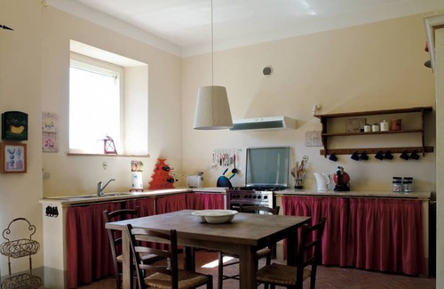 San Casciano dei Bagni Villa | Villa Mirena + Cottage