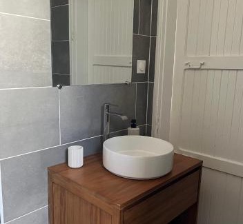 St Gilles-les-Bains House | Villa Mado-Ray, spacieuse villa 300 m2 avec jardin, piscine, accès PMR dans quartier calme de la Saline les Bains