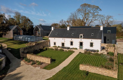 Tremeoc Villa | Villa Mamm Gozh: imagine an exceptional place in the heart of the Bigouden region.