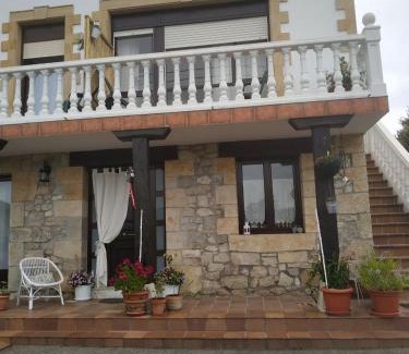 Santa Cruz de Bezana House | VILLA Mamuki- habitación doble con balcón