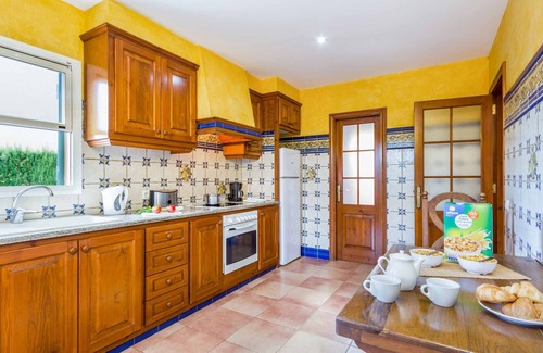 Serpentona Villa | Villa Marcolis Mar - Charming Vacation Villa near the Famous Queen of Bays