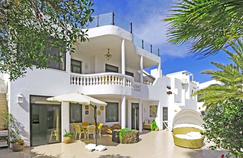 Bahia Calma Ski Chalet | Villa Marga