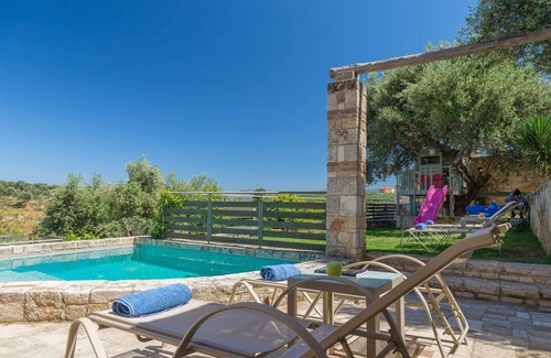 Agia Villa | Villa 'Margarita's 4' with Sea View, Wi-Fi and Air Conditioning