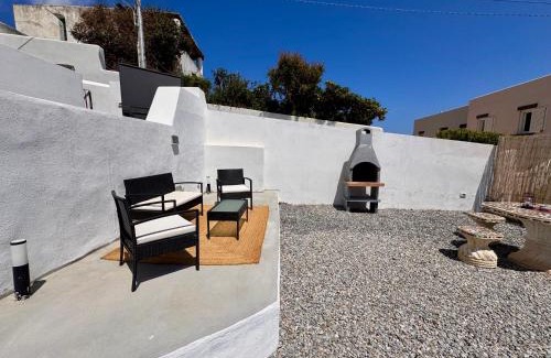 Santa Marina Salina Apartment | Villa Margherita - Appartamenti a due passi dal corso di Santa Marina Salina a 100 mt dalla spiaggia