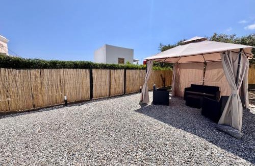 Santa Marina Salina Apartment | Villa Margherita - Appartamenti a due passi dal corso di Santa Marina Salina a 100 mt dalla spiaggia