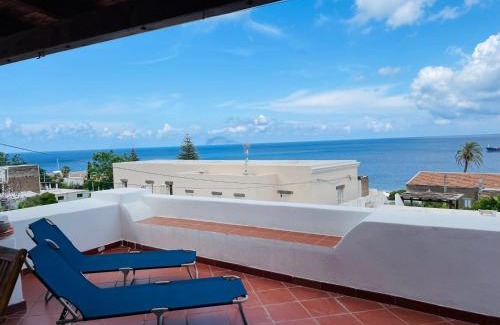 Santa Marina Salina Apartment | Villa Margherita - Appartamenti a due passi dal corso di Santa Marina Salina a 100 mt dalla spiaggia