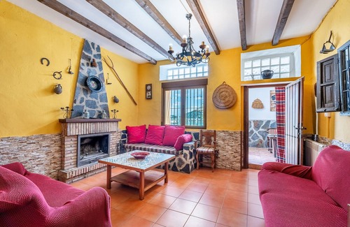 Illora Villa | Villa "Maria Illora" with Mountain View, Private Pool & Wi-Fi