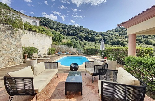 Monticello Villa | Villa Marie 3 bedrooms, swimming pool, beautiful mountain and sea view