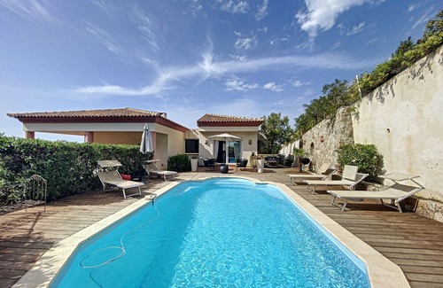 Monticello Villa | Villa Marie 3 bedrooms, swimming pool, beautiful mountain and sea view