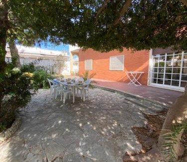 Campomarino di Maruggio Villa | Villa Marina con 10 posti letto a 350 mt dal mare
