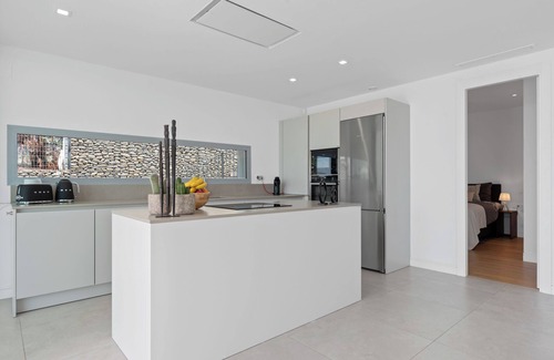 Marbella Villa | Villa 'Mariposa' with Sea View, Wi-Fi and Air Conditioning