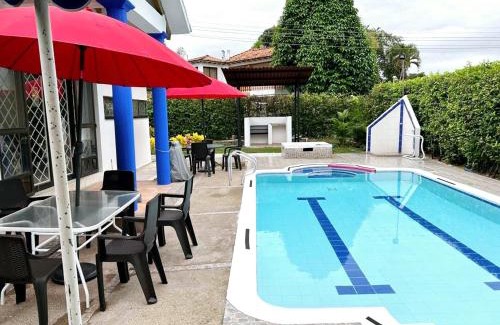 Ricaurte Villa | Villa Marisol Hermoso Condominio con Piscina