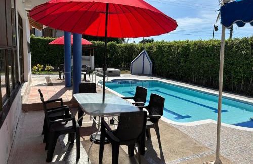 Ricaurte Villa | Villa Marisol Hermoso Condominio con Piscina