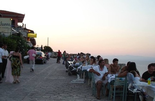 Afytos House | Villa Maro 1 Afytos -200 meters from the center of the traditional village
