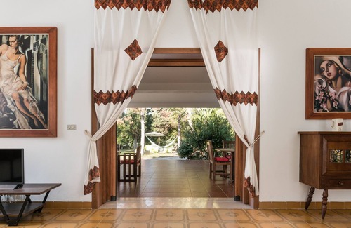 Rosa Marina Villa | Villa Massimo con giardino by Wonderful Italy