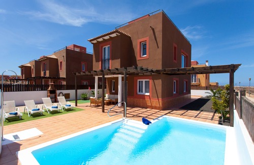 Corralejo House | Villa Matilde Pool & Mini-Golf - 3D Virtual Tour Available
