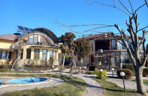 Varna House | Villa Maxim
