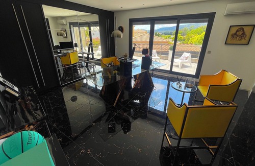 Vic-la-Gardiole Villa | Villa Médusa, design and comfort close to the beach
