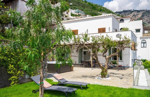 Praiano Villa | Villa Mimina - Exclusive villa with garden, Jacuzzi and sea view