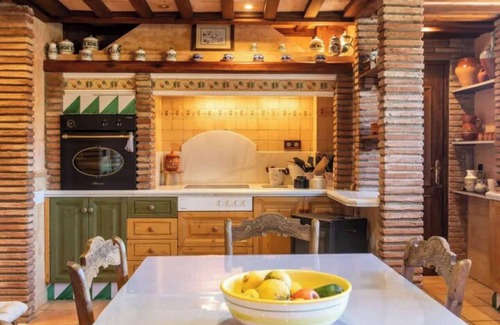 Rincon de la Victoria Villa | Villa mit Pool, 700 m vom Strand Entfernt