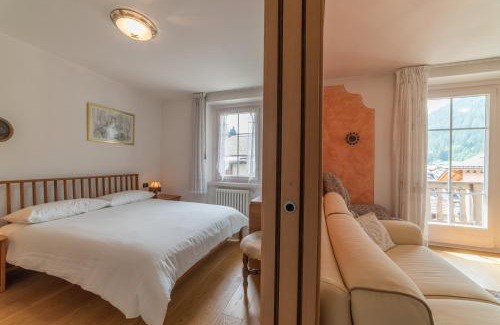 Cogolo Apartment | Villa Monari Apartment Morning Sunlight