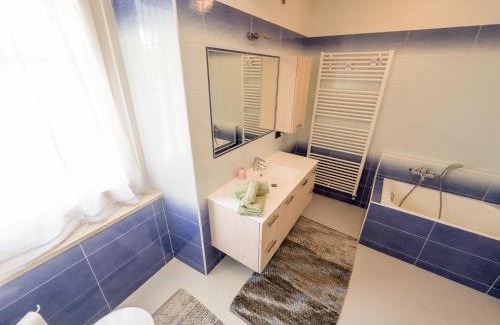 Cogolo Apartment | Villa Monari Apartment Morning Sunlight