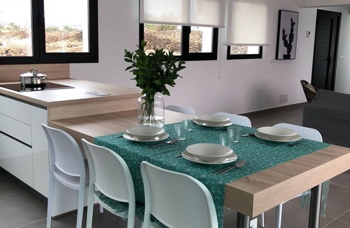 Lajares Villa | VILLA MONTAÑA COLORADA